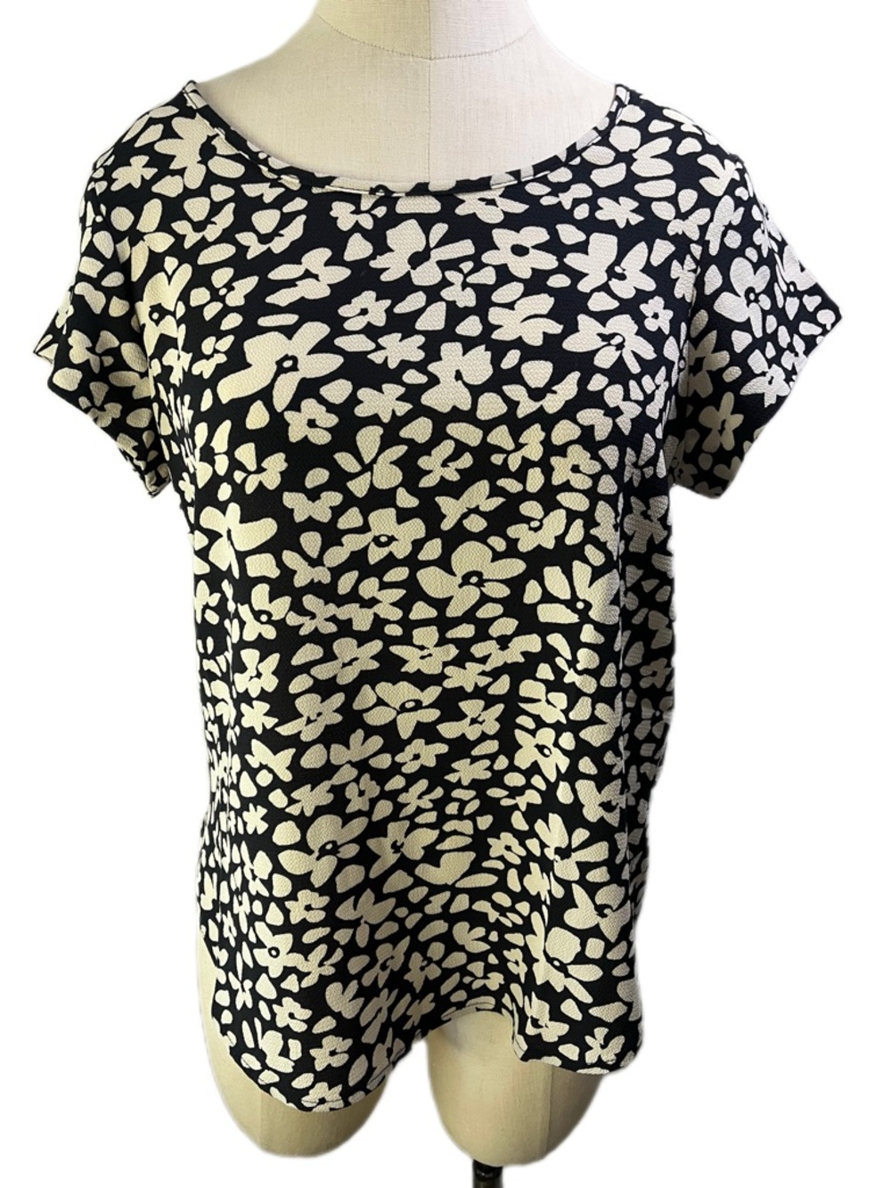 Vero Moda Black Short Sleeve Top with Cream Floral Print